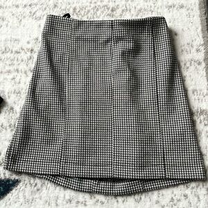 Mini skirt with back zipper